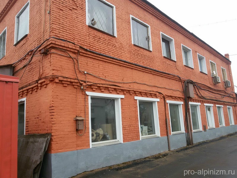 Покраска фасадов комплекса зданий ОАО «Ростокинский ремонтный завод», город Москва
