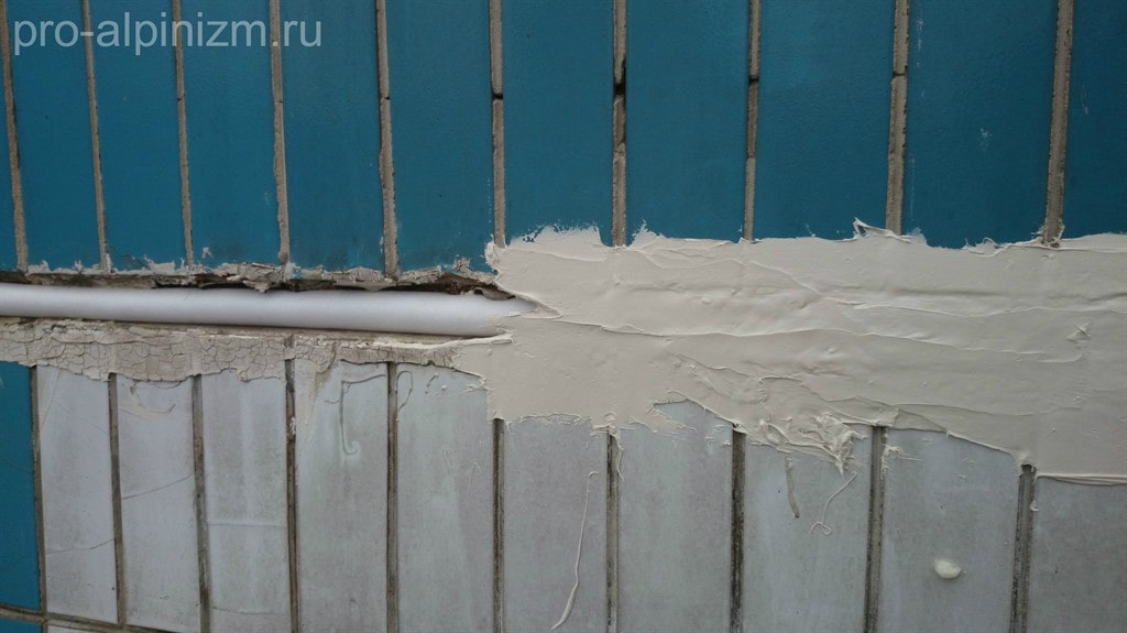 Почему потеют и мокреют стены в доме и как это исправить
